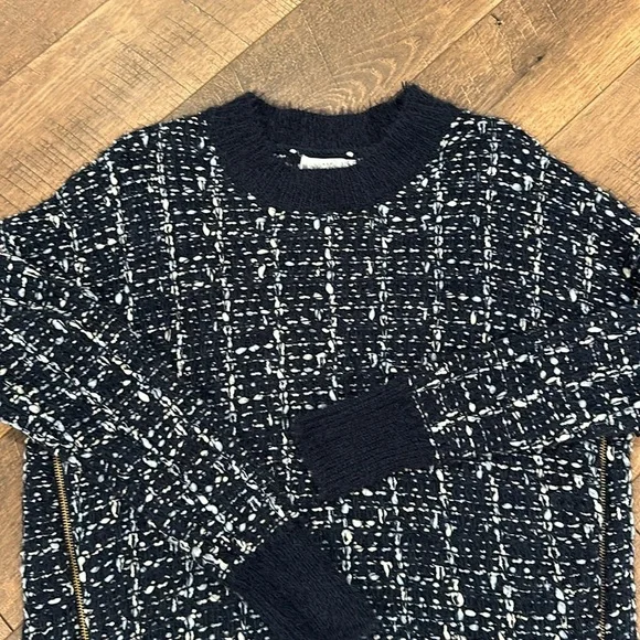 NWT! Cozy Sweater - Picture 3 of 4